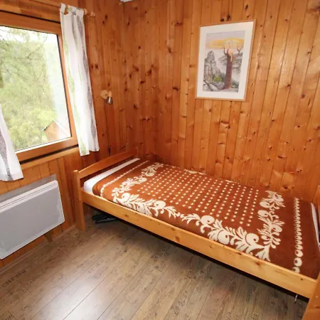 U Krasne Lipy By Interhome Dom wakacyjny Kyjov (Usti nad Labem)